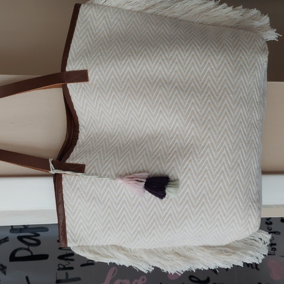 Nalini Off-White Boho Chic Herringbone Chevron Print Fringe Nnit Tassel Tote Bag - Picture 5 of 13